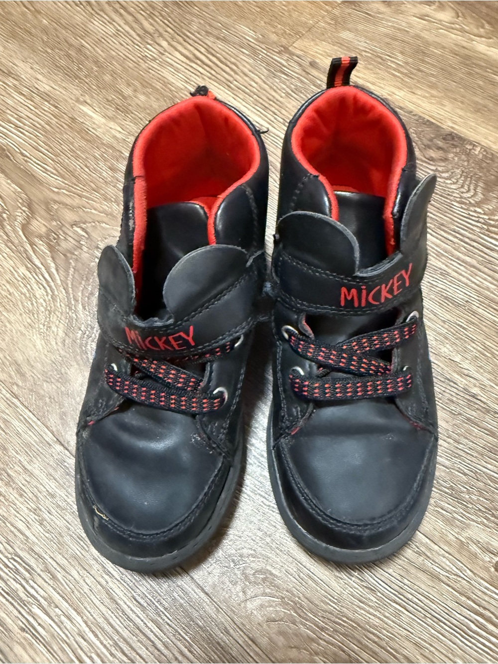 Mickey Mouse shoes unisex size 10 good used condition.